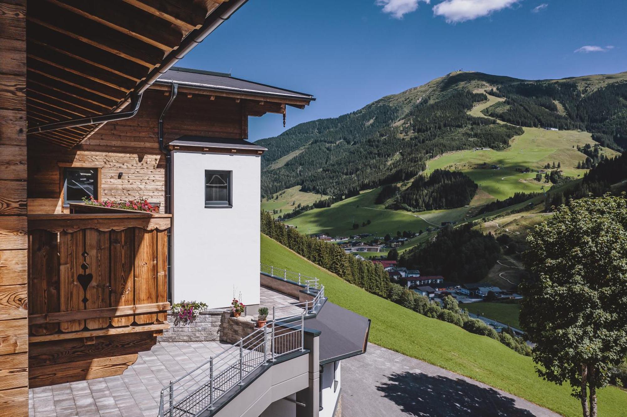 Lindlinghof Aparthotel ซาลบาคฮินเทอร์เกลมม์ ภายนอก รูปภาพ